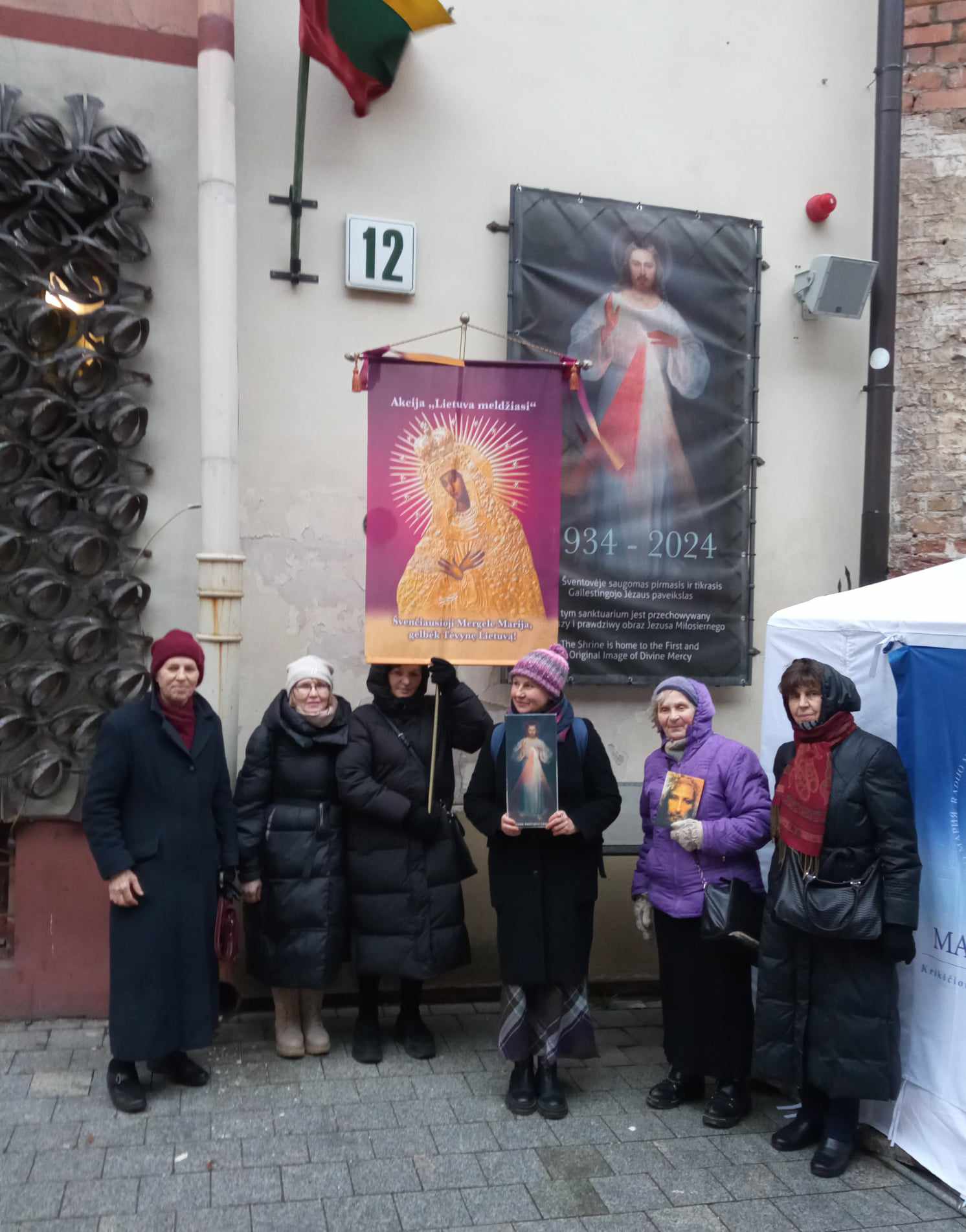 Balandžio 4 d. Vilniuje meldėsi 6 maldininkės
